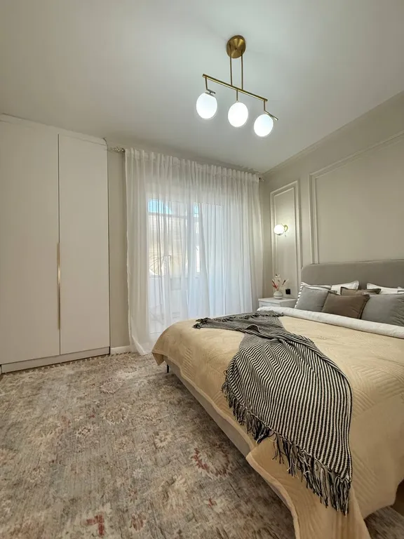 Стильная двухкомнатная в районе ТРЦ Мега на Розыбакиева