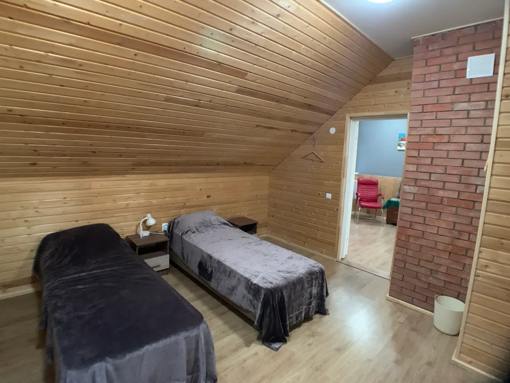 Коттедж на на берегу озера с банями и купелью