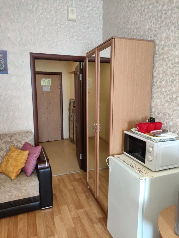 Трехместный номер с 2  кроватями и диваном. Стандарт с видом на море.