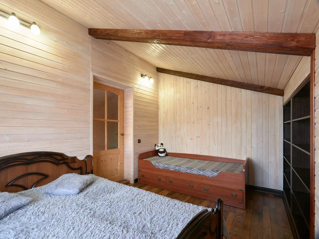 Домик с сауной и беседкой