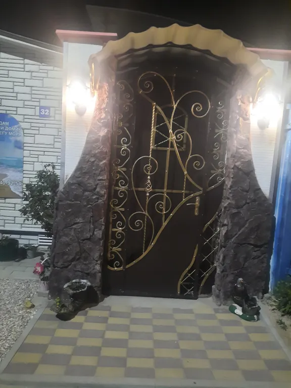 Уютный дом на берегу моря