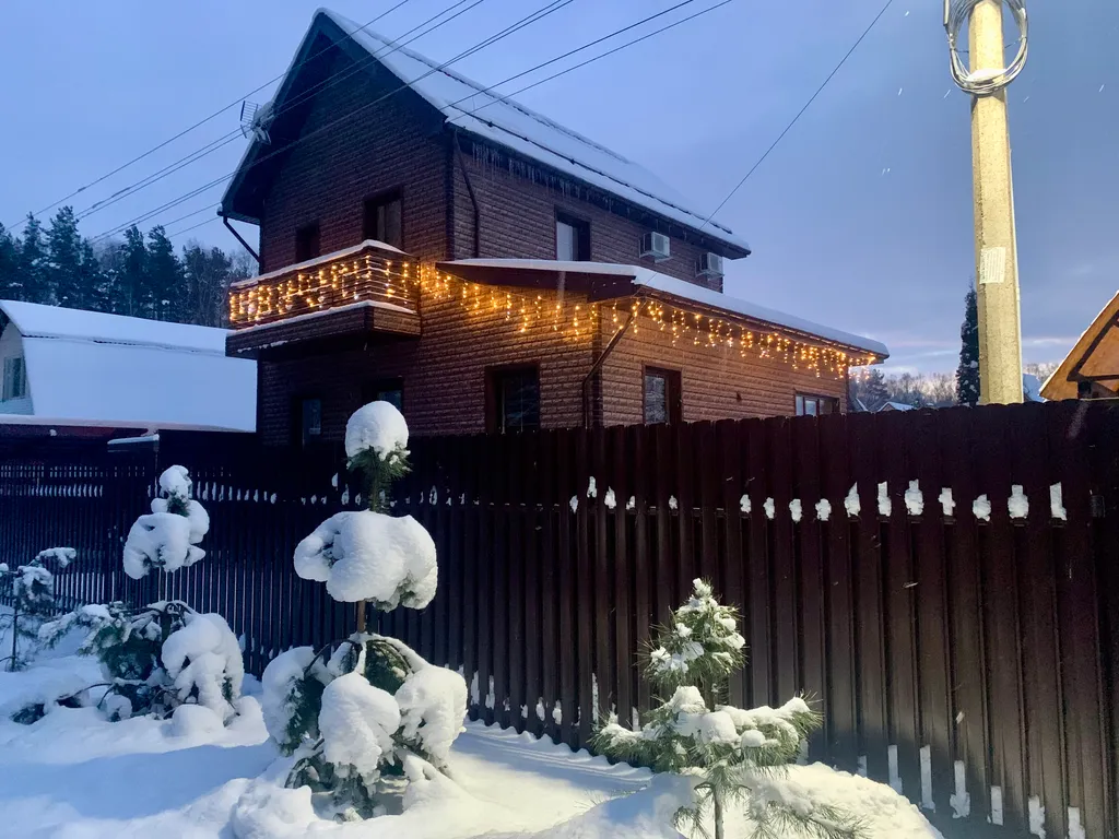 Коттедж Дом в лесу — Петровское
