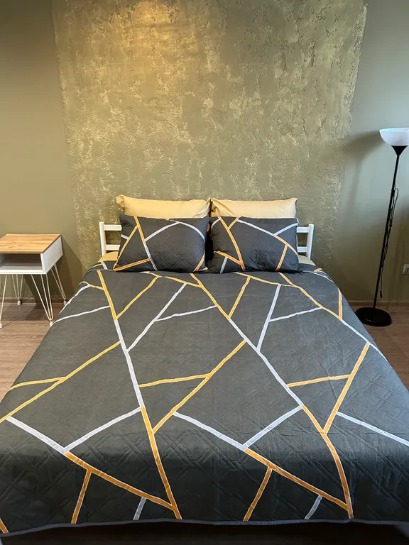 Студия с дизайнерским ремонтом