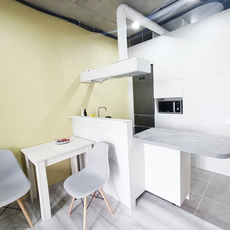 Новая студия в Минск-Мир с самозаселением возле метро