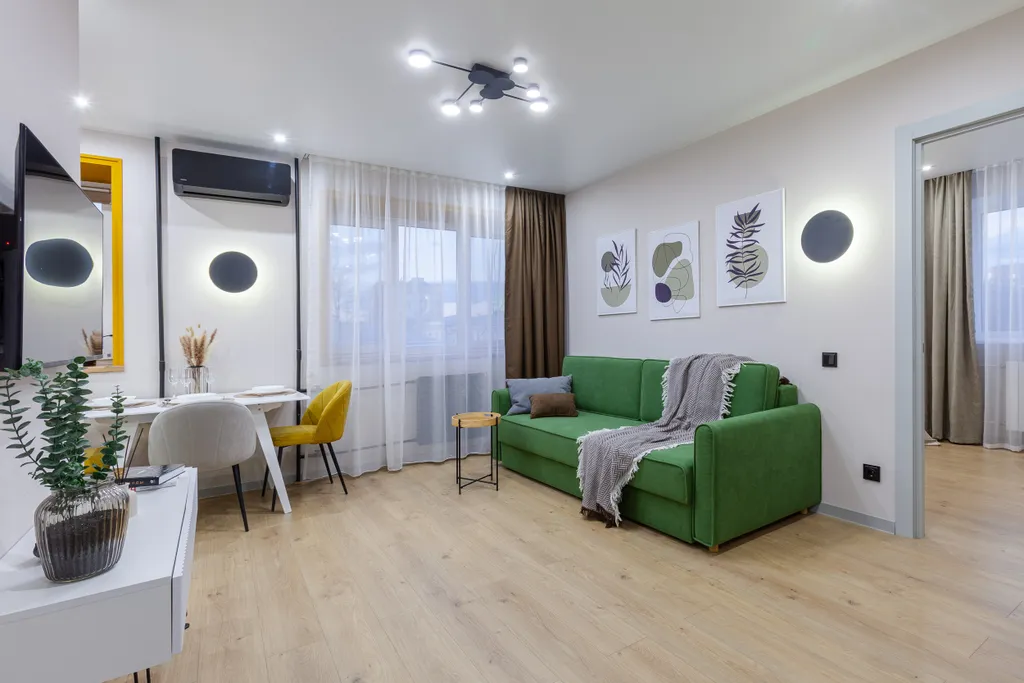 У набережной