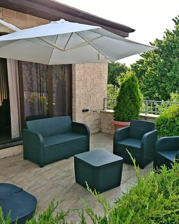 Коттедж с бассейном и хамамом