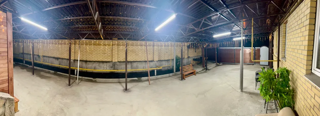 3-этажный уютный коттедж в тихом месте в пределах города