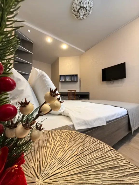 Евродвушка на набережной с видом на Собор для четверых