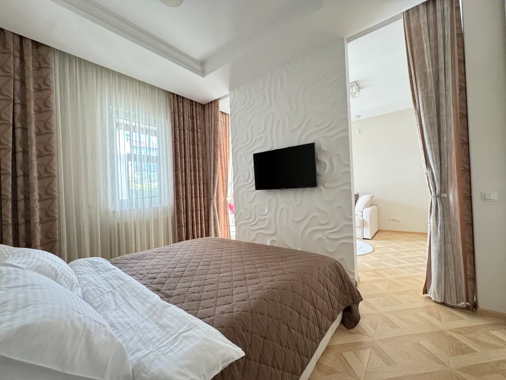 Уютная квартира в центре со своей террасой и бассейном