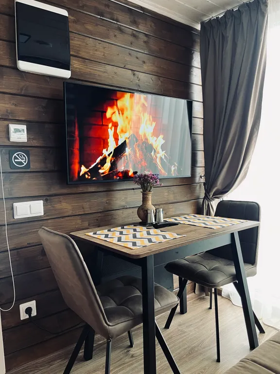 Уютный домик в тихом месте у реки