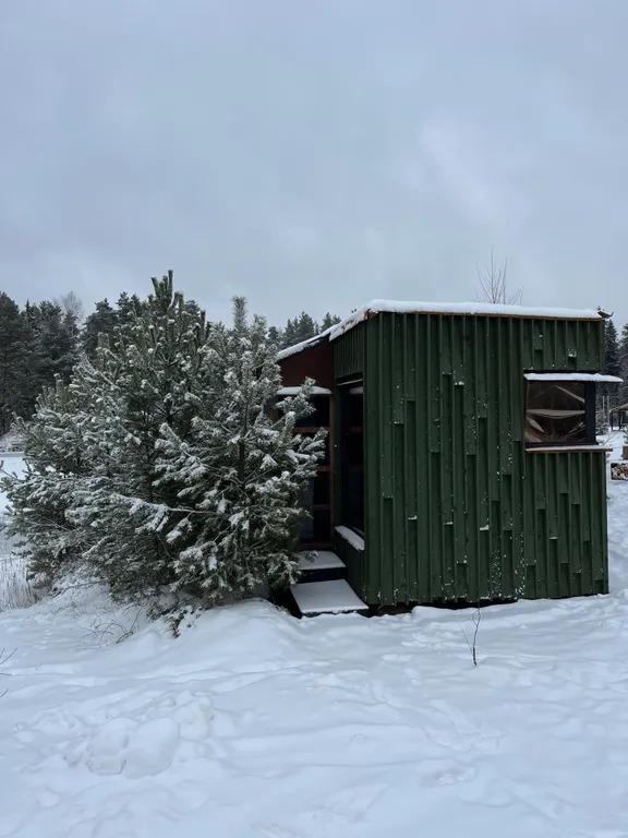 Домик на озере