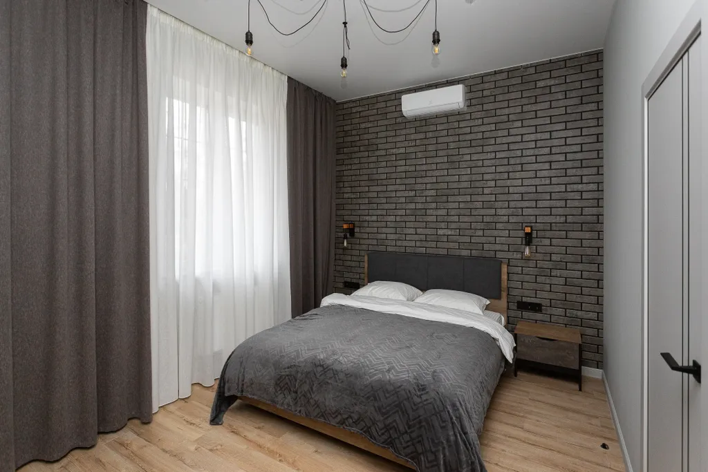 На первой линии от моря сдам полдома