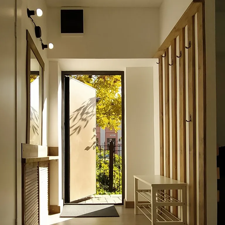 Квартира Квартира в центре с отдельным входом и парковкой под окном — Ярославль