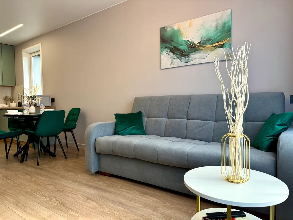 Просторная двухкомнатная квартира в жк Новатор