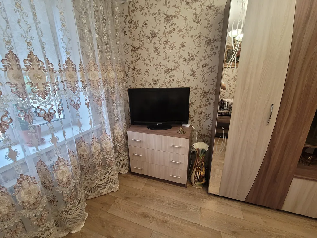 2-комнатная квартира вблизи парка и озера