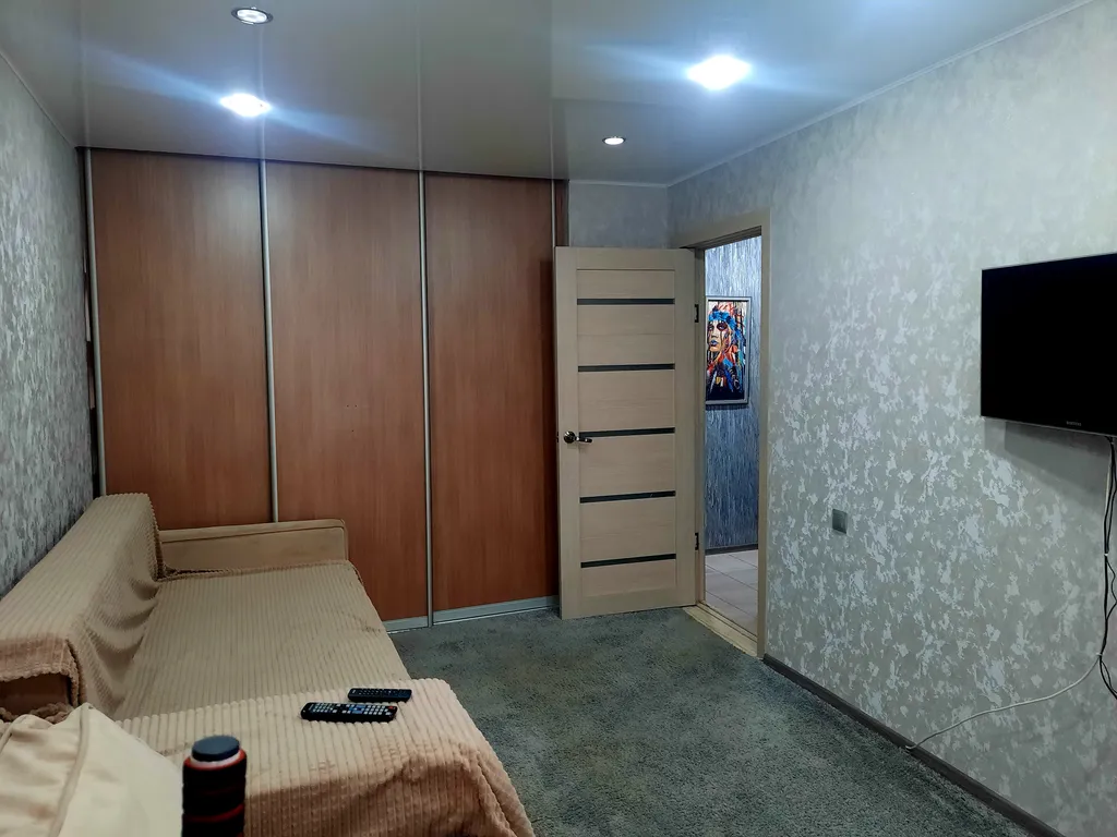 Квартира у сквера