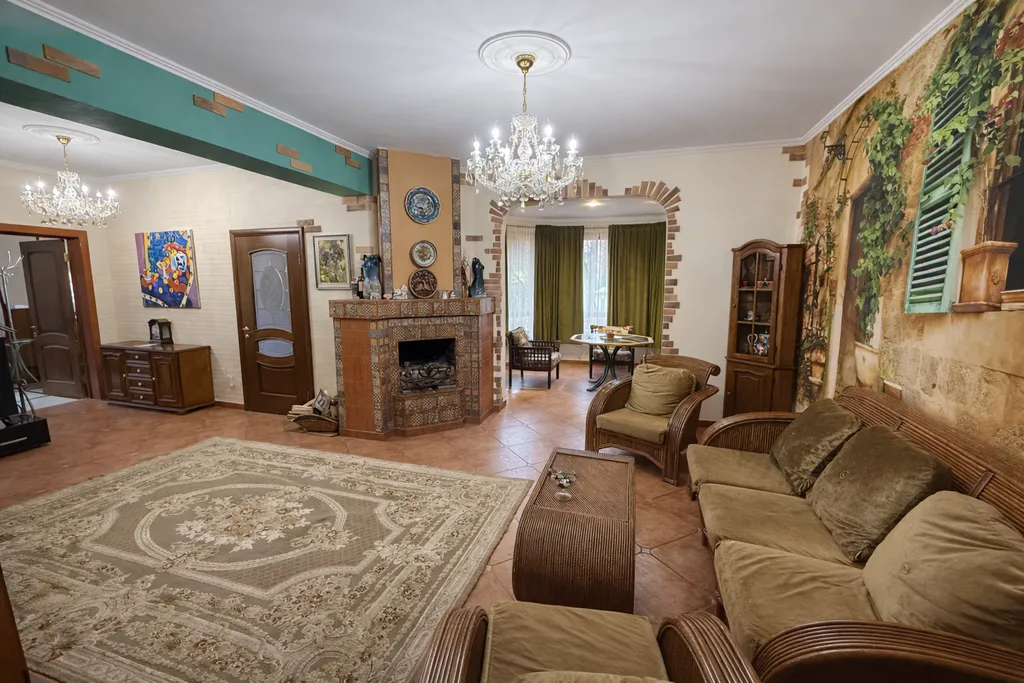 Вилла на первой линии Эсто-садка через дорогу от Горки города