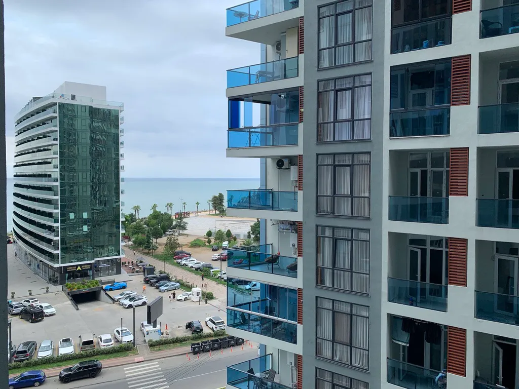 Первая линия, трёхкомнатная квартира в Батуми — аренда посуточно в Батуми