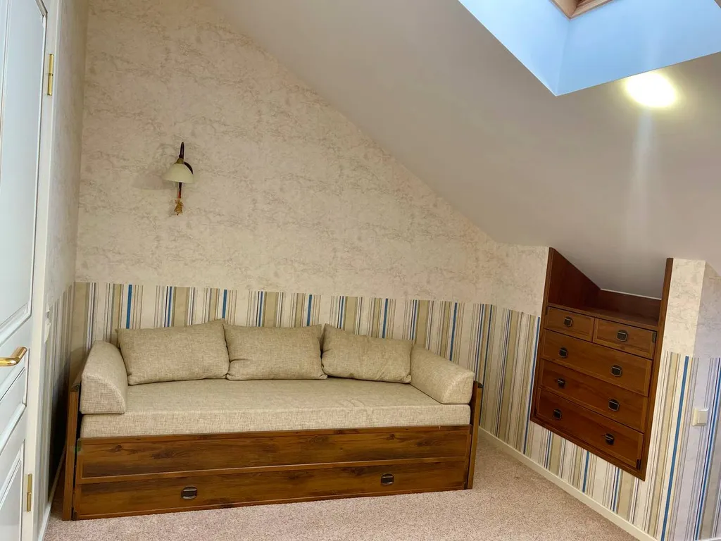 Котедж в классическом стиле с бассейном, сауной, бильярдом