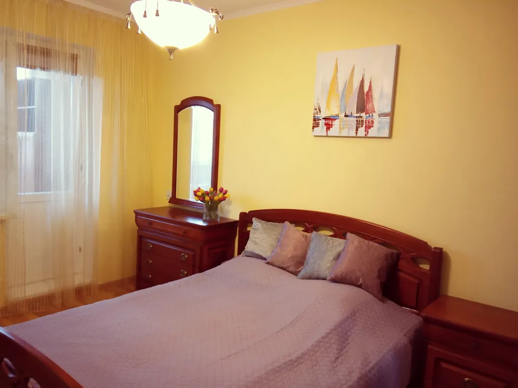 Уютная  большая 3- комнатная квартира рядом с центром