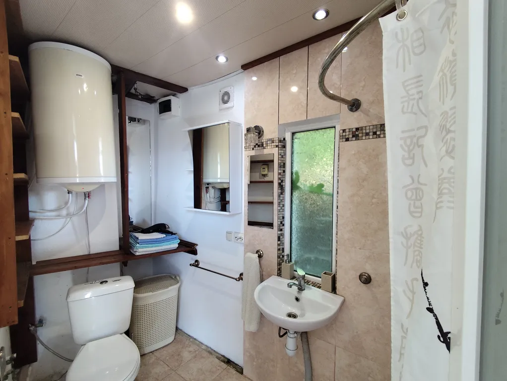 Уютный двухкомнатный домик в райском саду с видом на море