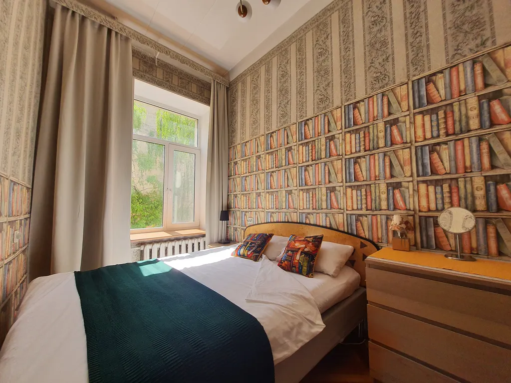 Квартира Квартира в 1 минуте от Невского проспекта, 2 спальни и вид на крыши — Санкт-Петербург