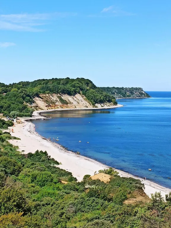 Прибрежный уголок для отдыха на природе