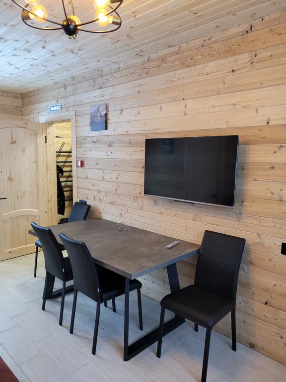 Апартаменты 2-х комнатные. Половина дома с отдельным входом