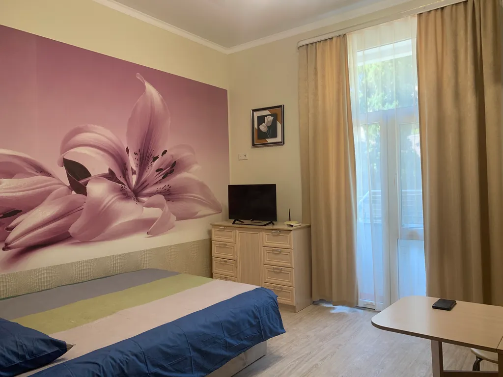 Квартира Исторические апартаменты на набережной Ялты — аренда посуточно в Ялта