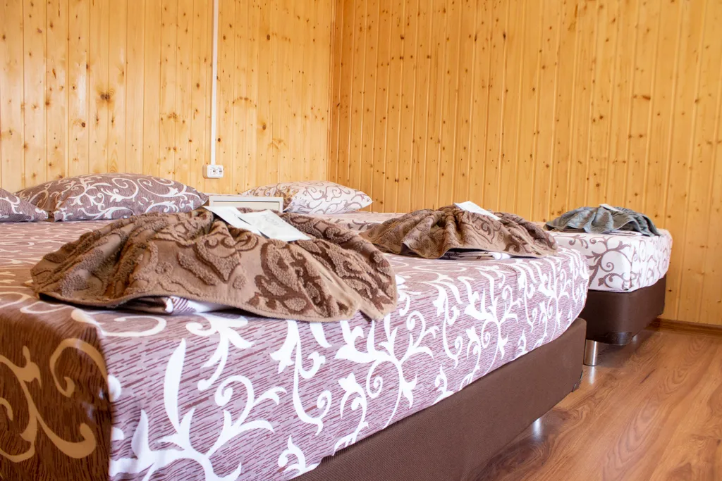 Деревянные домики у Черного моря