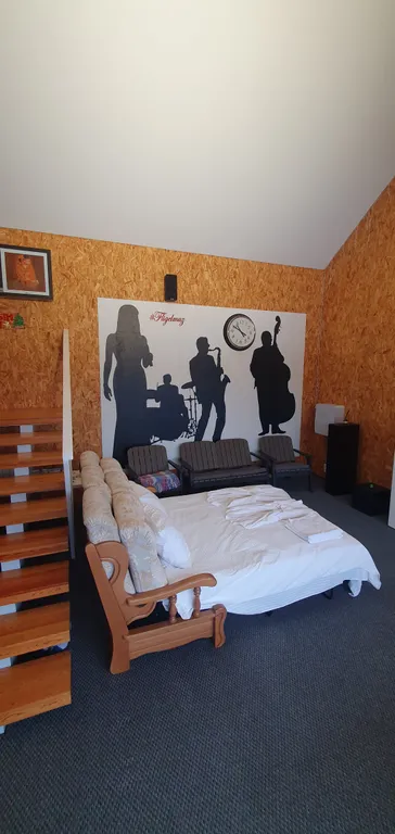 Коттедж FLIGELMUZ (Загородный Музыкальный Флигель). — Северская