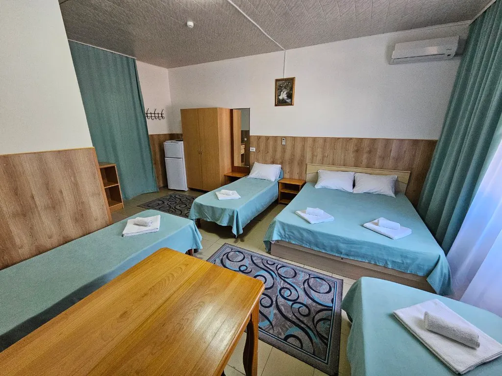 Квартира Квартира Семейный 5ти-местный номер стандарт 2й этаж. — Лазаревское