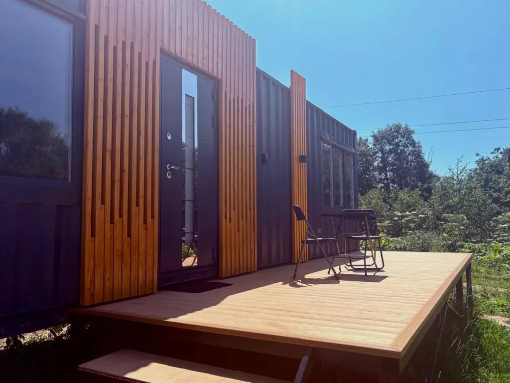 Коттедж Комфортабельный дом из морского контейнера у реки — Шаховская