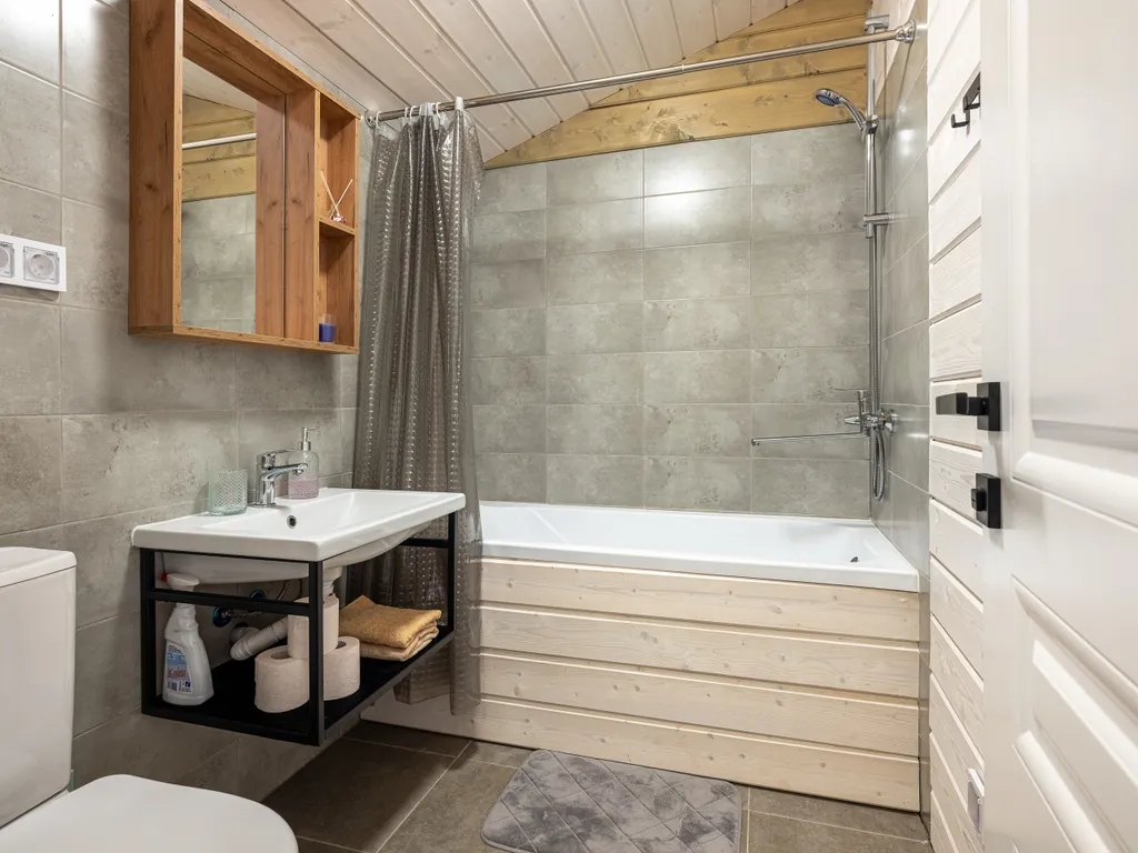 Дом семейный с баней