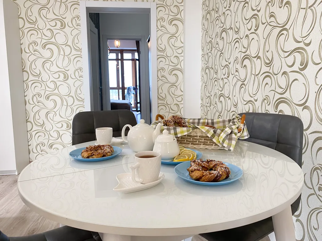 2-комнатные видовые апартаменты с бассейном у моря