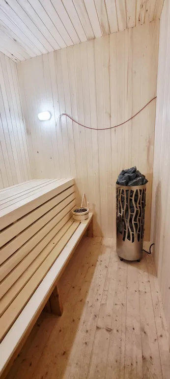 Современный дом у каньона реки Лава, с баней и видом на ручей