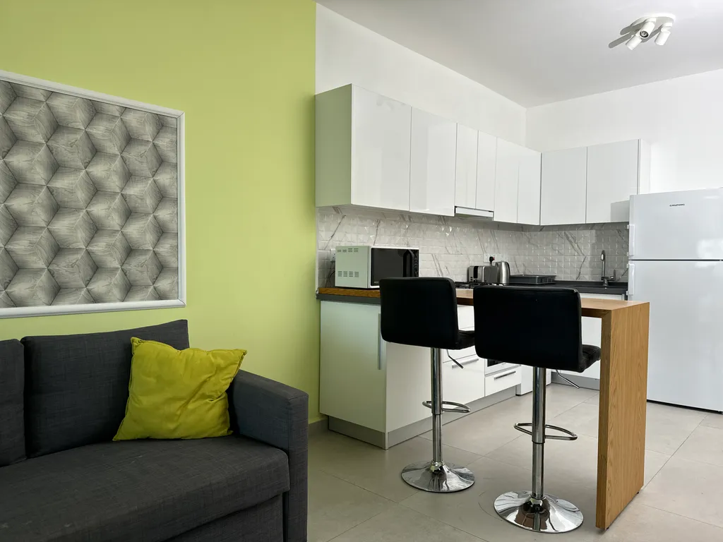 Просторная студия на берегу моря