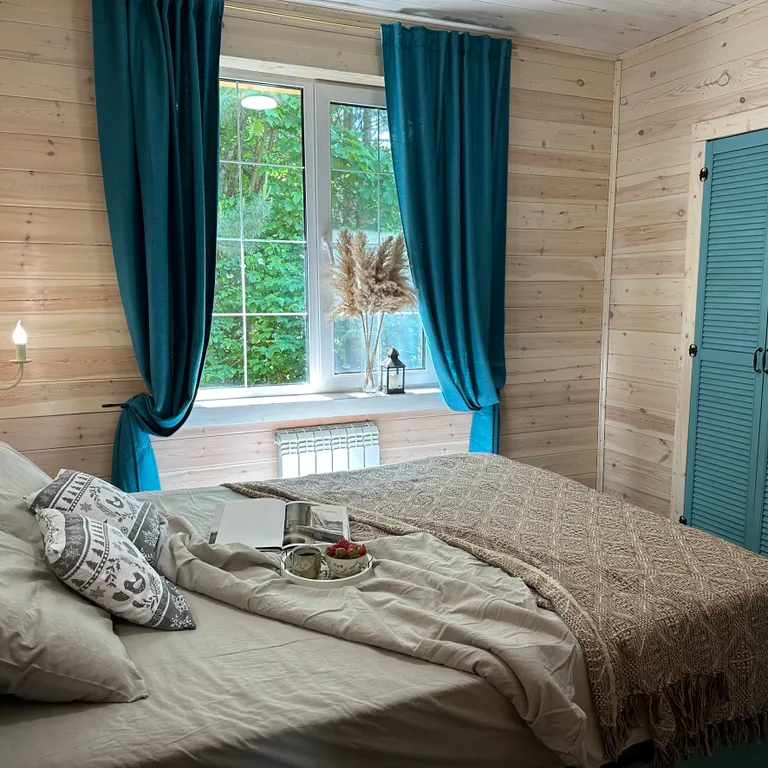 Дача с лесным характером, дровяным камином, сауной и банным чаном