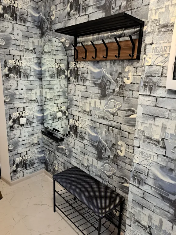 Современная студия в тихом районе, рядом с бассейном и  парковкой