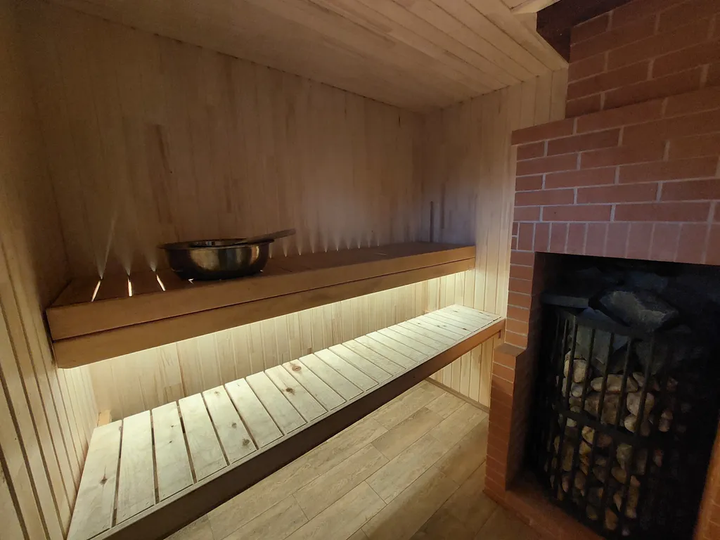 Уютный дом с прекрасным видом на лес и озеро