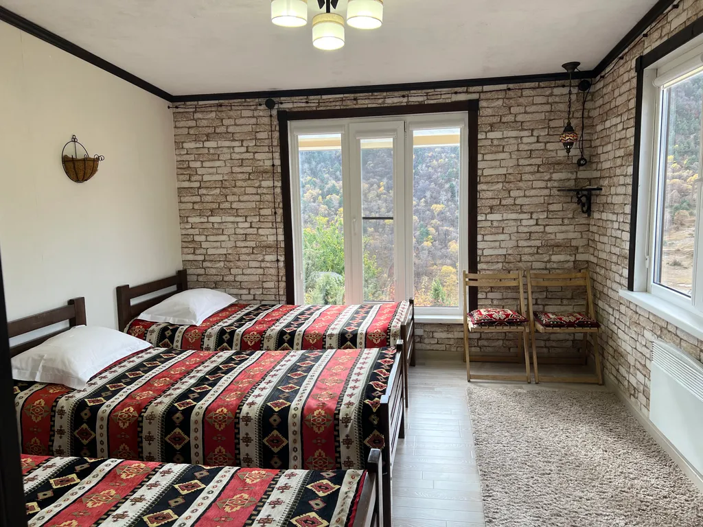 Домик на солнечном холмике Гуниба