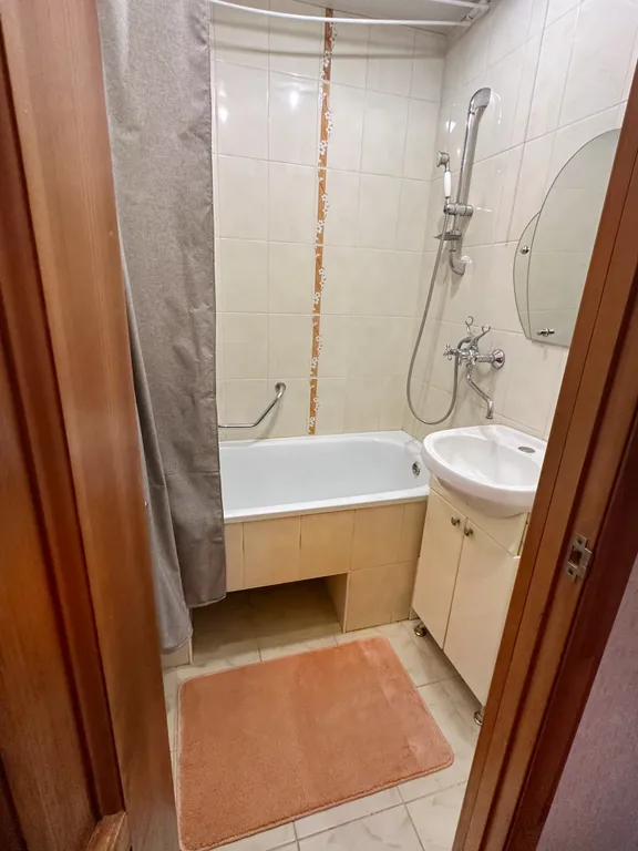 Двухкомнатная квартира с видом на реку на набережной