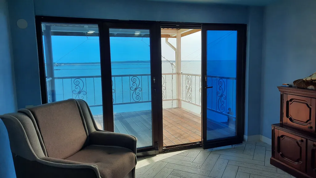 Эллинг на самом берегу Азовского моря