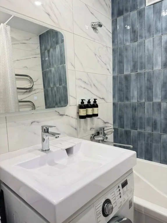 Простор и уют: идеальная квартира для 4 гостей рядом с ДК Химик