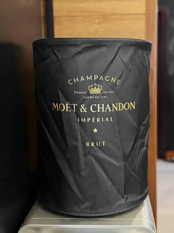 Дом с бассейном