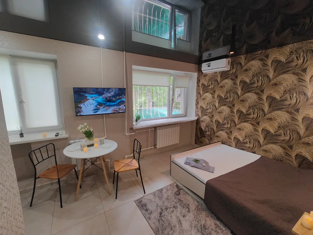 Квартира Уютная студия напротив Парка и Университета в центре Нефтяников — Омск