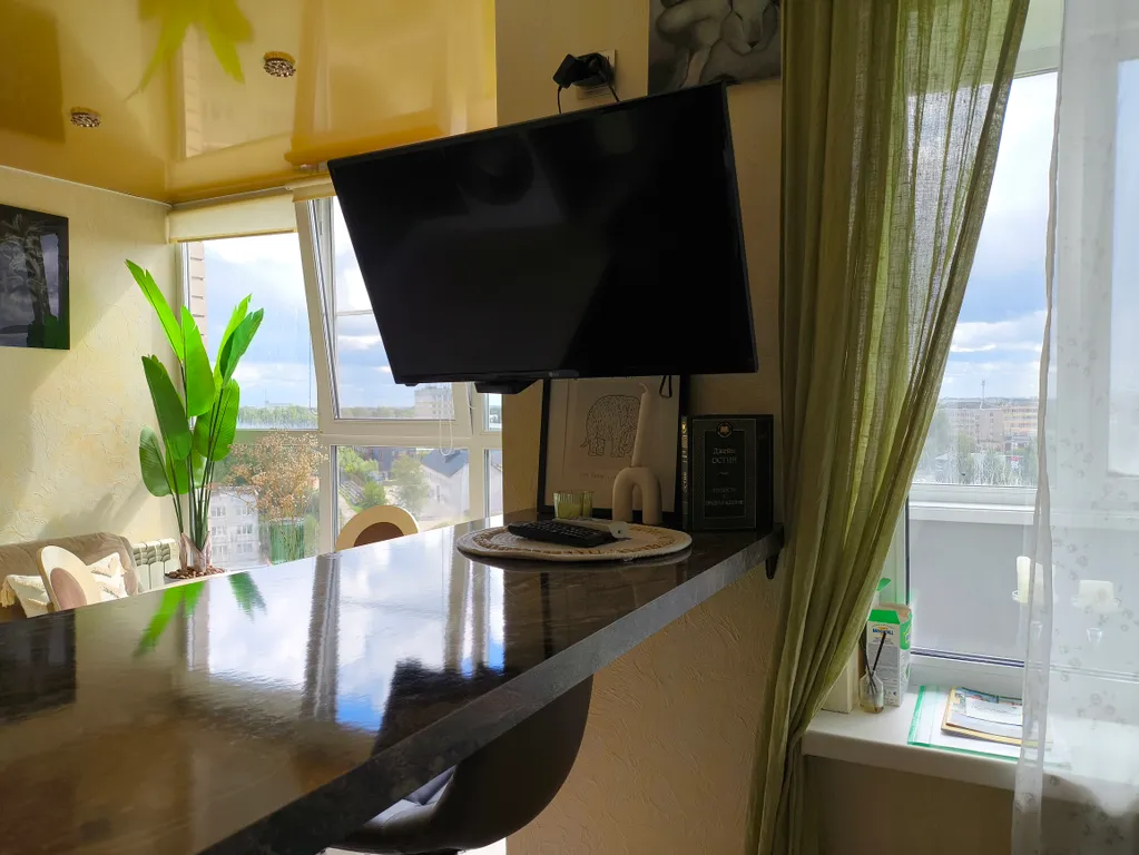 Шикарная квартира с панорамным окном для 4