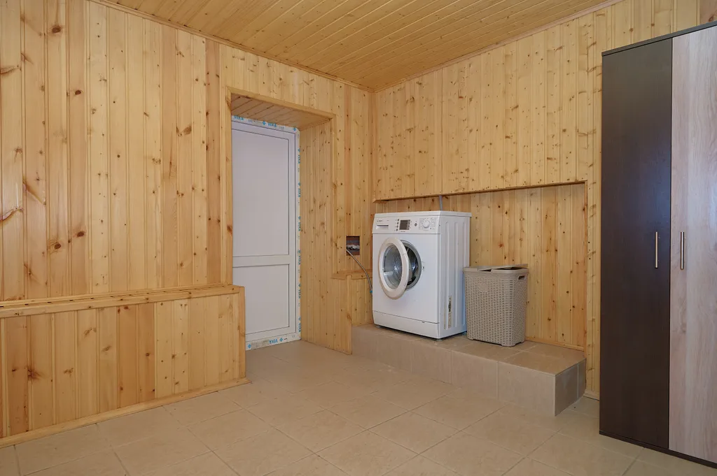 Уютный коттедж с 4-ми спальнями, баней и бильярдом у озера