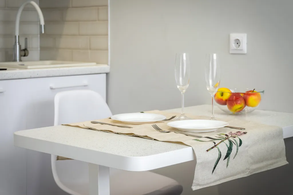 Новая светлая студия с балконом