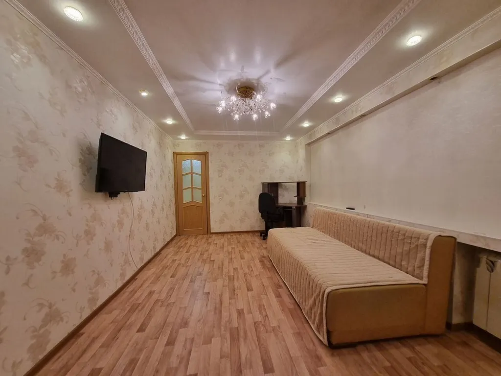 Сoлнeчнaя, пpоcторная 2-комнатная квaртиpа рядом с ДBГУПC